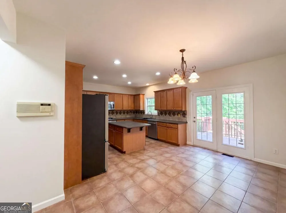 520 Lullaby CT Fayetteville, GA 30214
