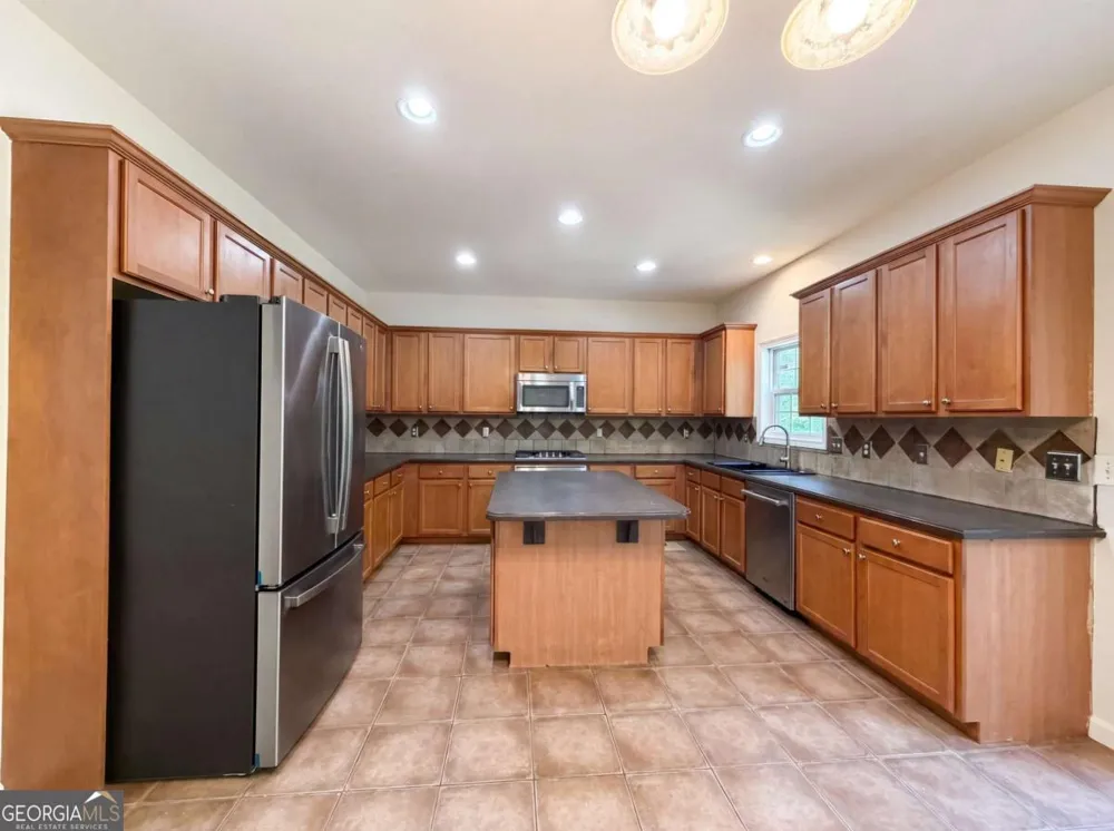 520 Lullaby CT Fayetteville, GA 30214
