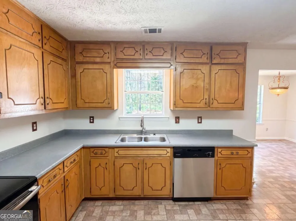 90 Rolling Ridge DR Covington, GA 30016