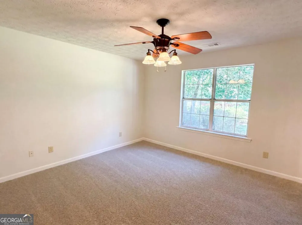 90 Rolling Ridge DR Covington, GA 30016
