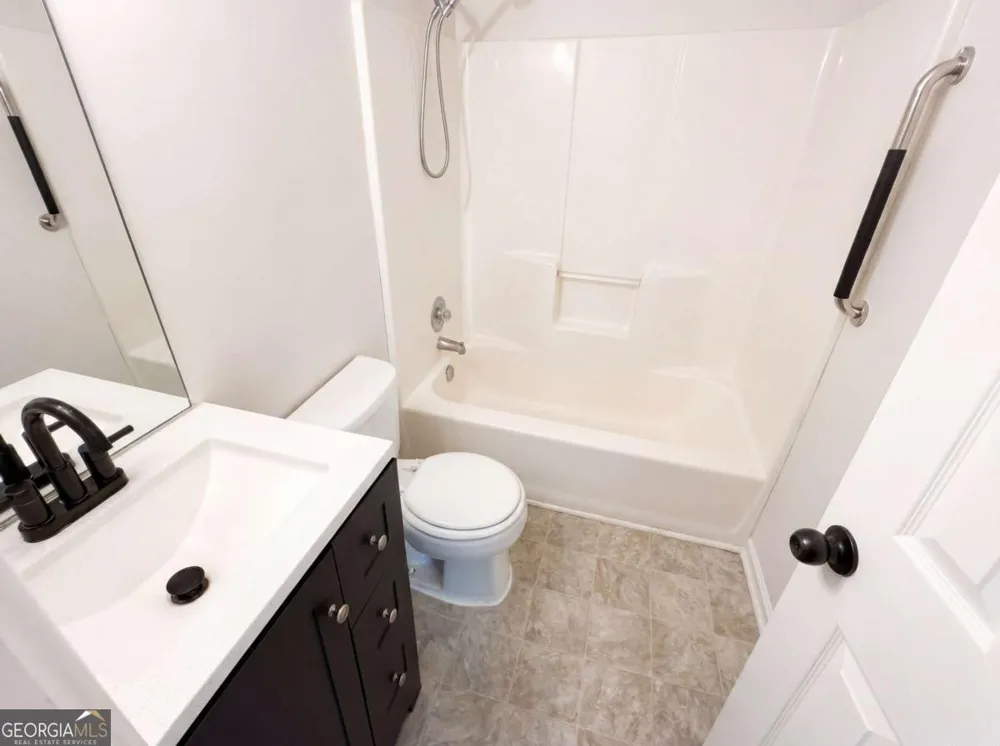 90 Rolling Ridge DR Covington, GA 30016