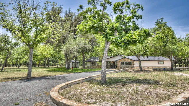 727 Leakey Springs Rd. Leakey, TX 78873