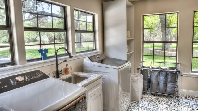 727 Leakey Springs Rd. Leakey, TX 78873
