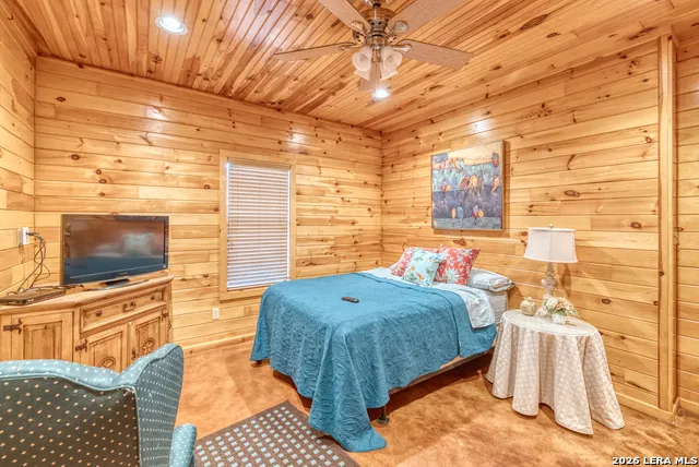 206 S River Place Rd Rio Frio, TX 78879
