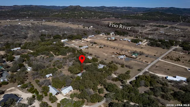 206 S River Place Rd Rio Frio, TX 78879