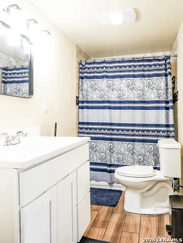410 Crisp Uvalde, TX 78801