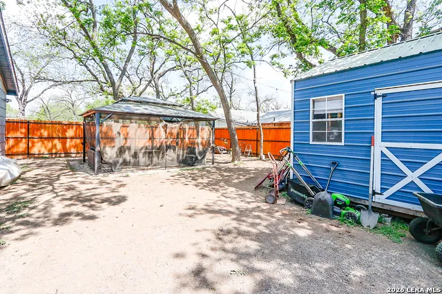 410 Crisp Uvalde, TX 78801