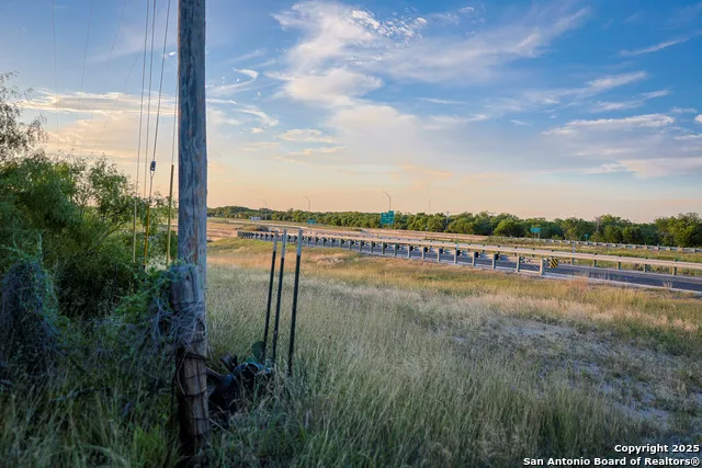 6266 Highway 281 Three Rivers, TX 78071