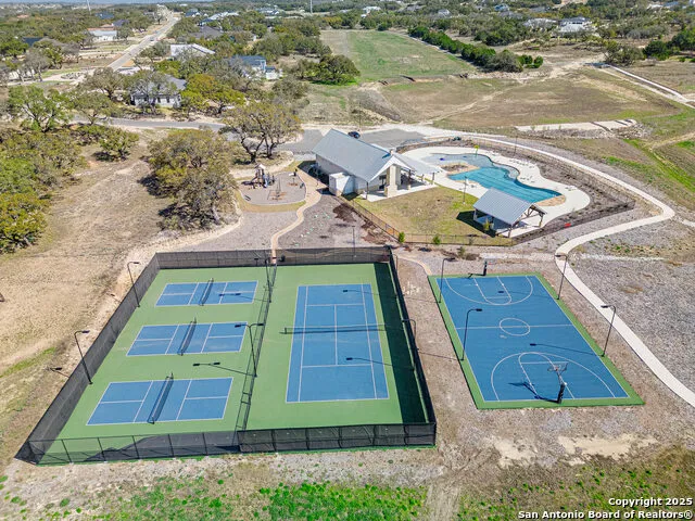 642 Butler Oaks Bulverde, TX 78163