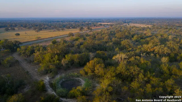 916 County Road 421 Waelder, TX 78959