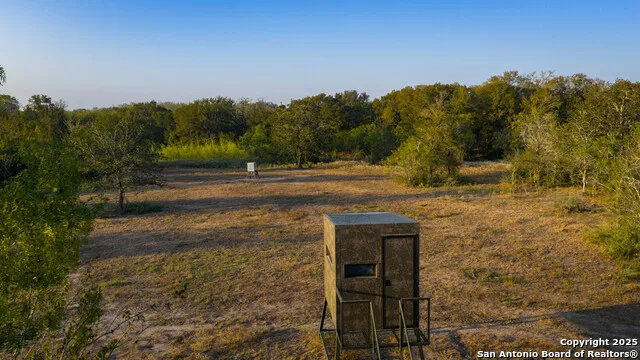 916 County Road 421 Waelder, TX 78959