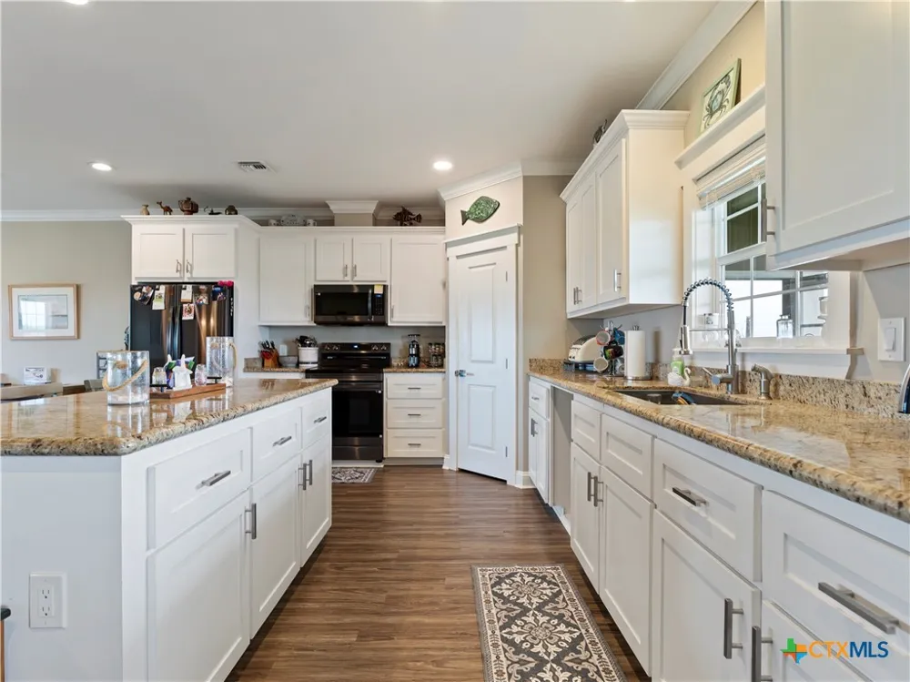213 Porpoise Drive Palacios, TX 77465
