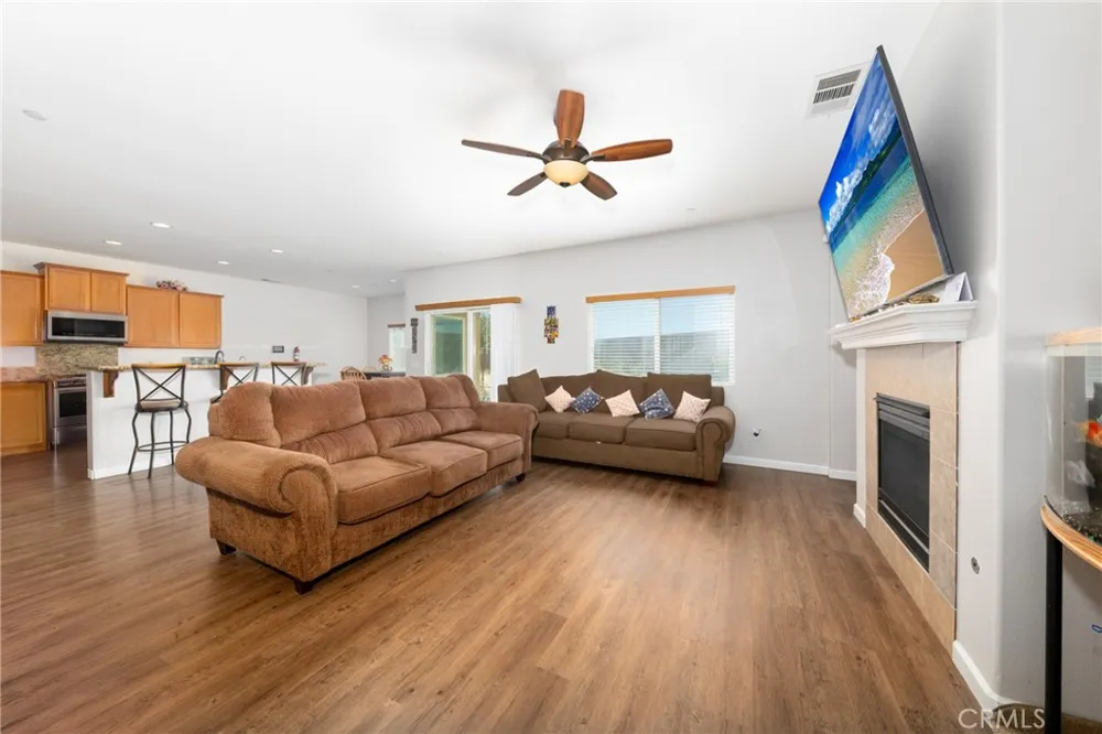 11239 Scarlet Ave Adelanto, CA 92301