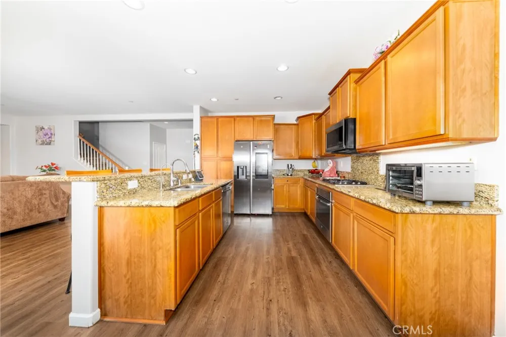 11239 Scarlet Ave Adelanto, CA 92301