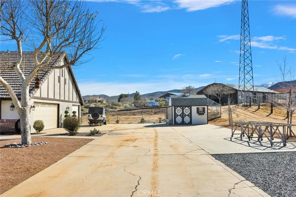 5205 Snow Line Phelan, CA 92371
