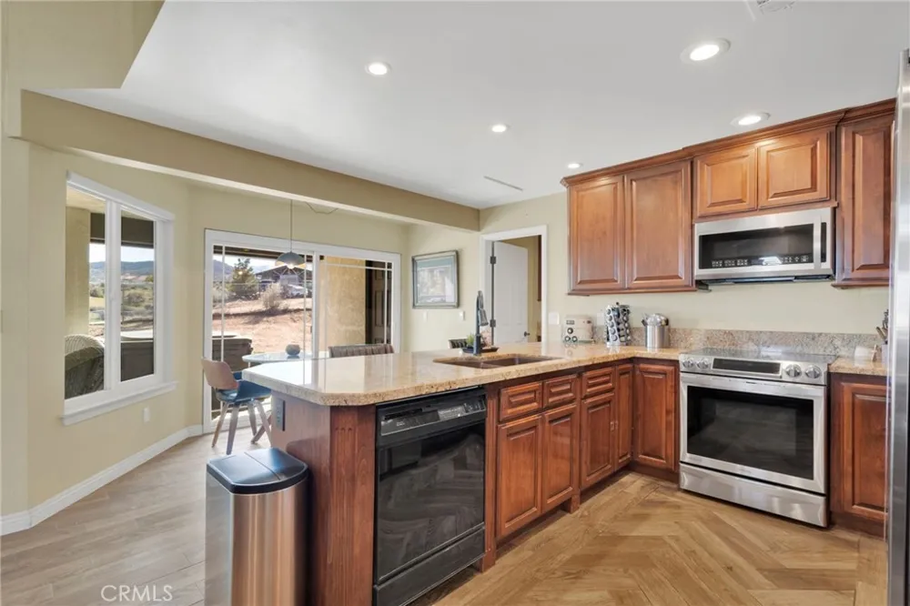 5205 Snow Line Phelan, CA 92371