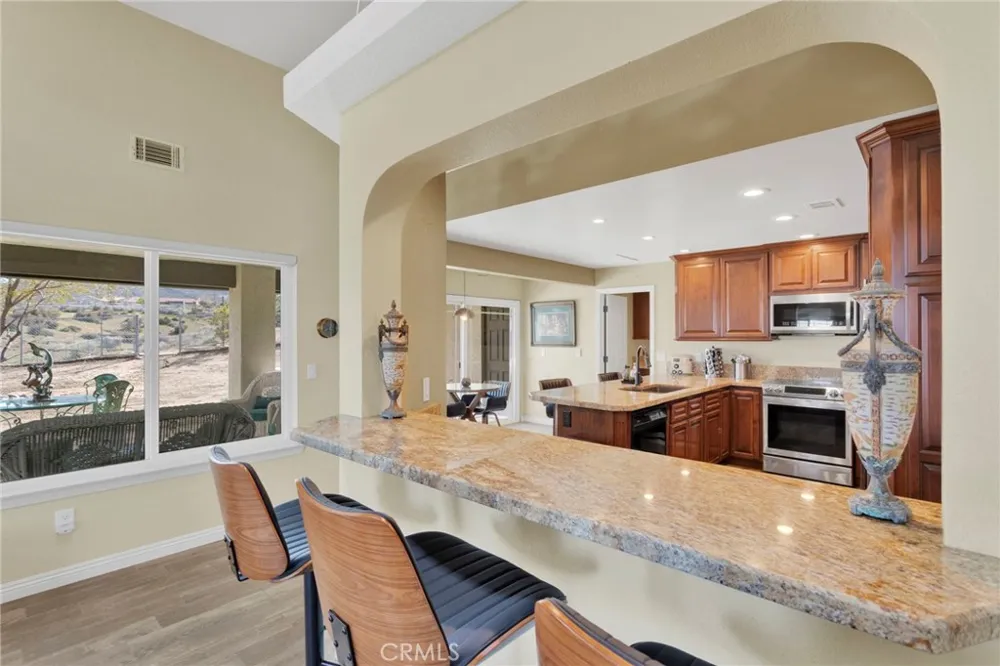 5205 Snow Line Phelan, CA 92371