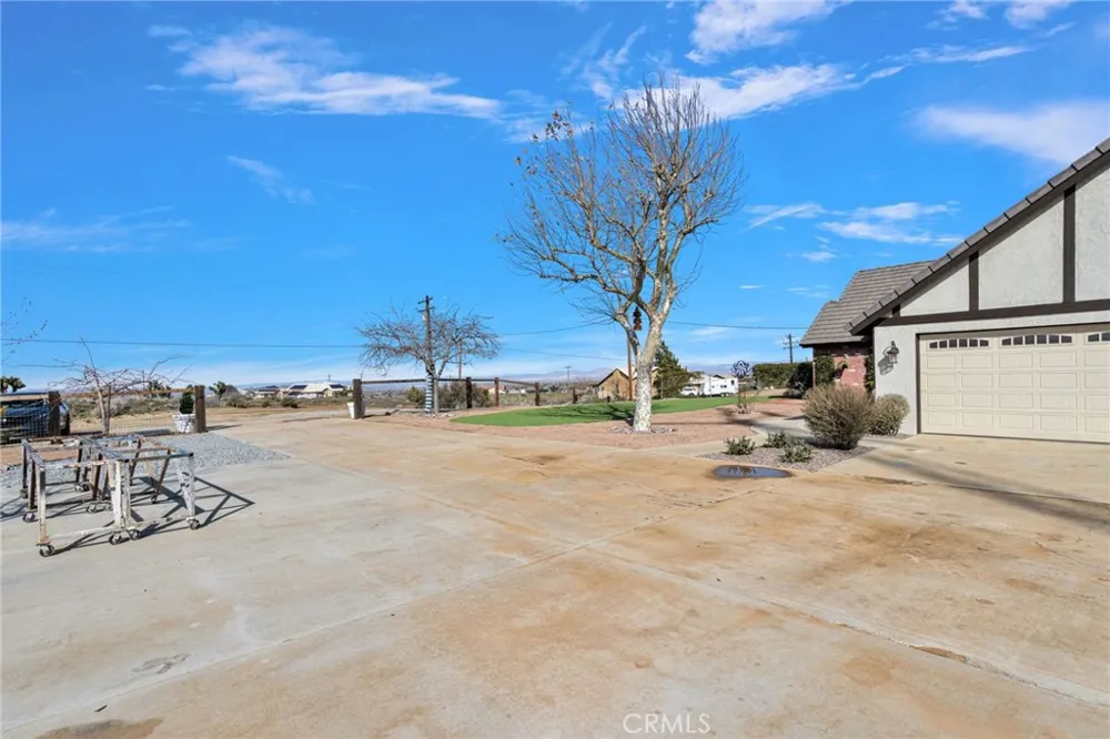 5205 Snow Line Phelan, CA 92371