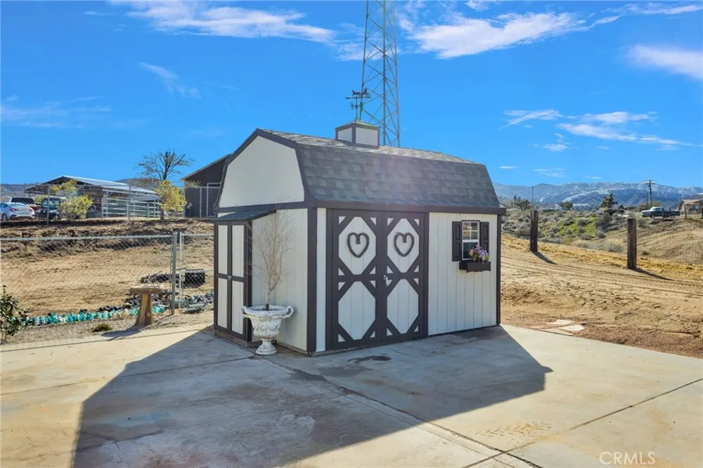 5205 Snow Line Phelan, CA 92371