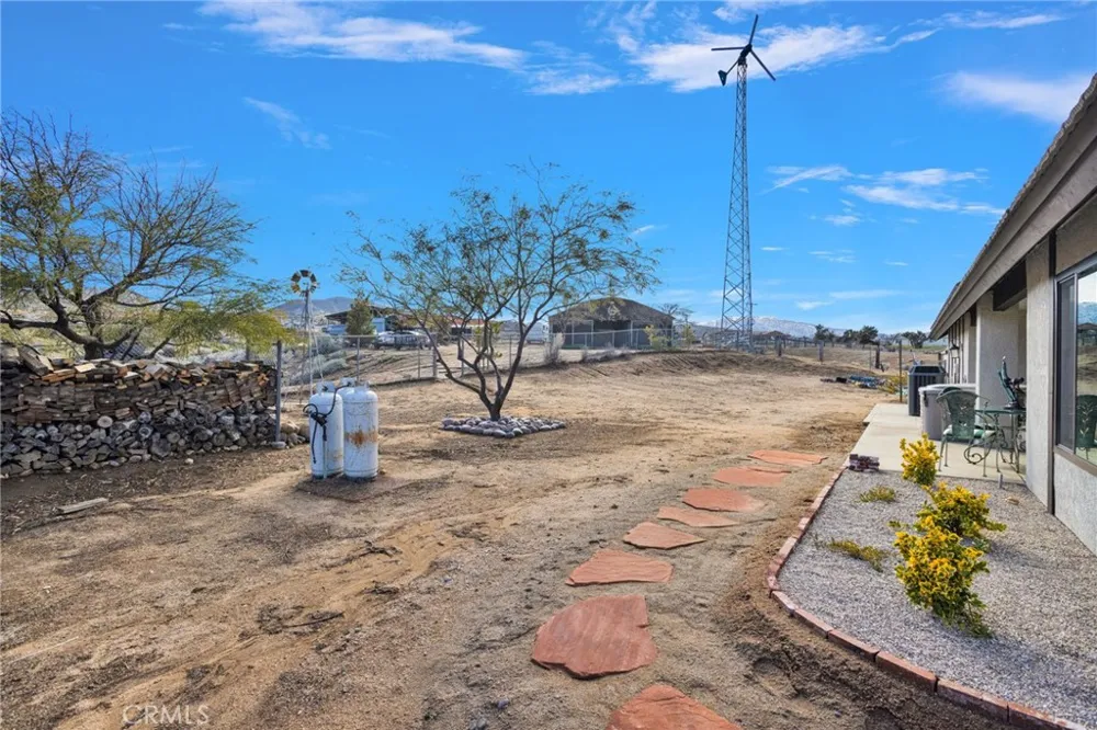 5205 Snow Line Phelan, CA 92371
