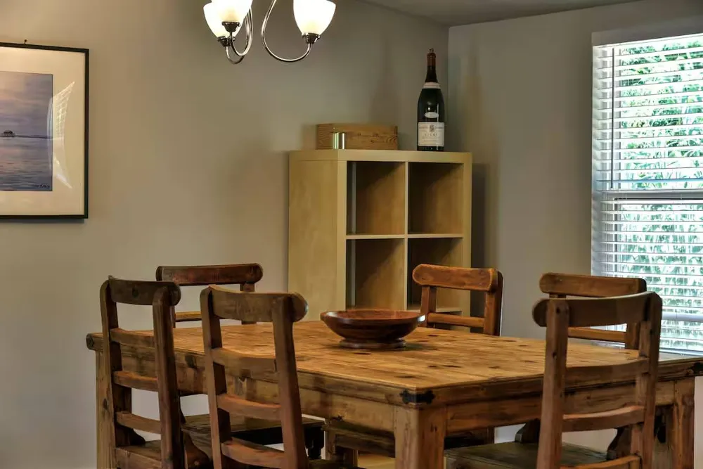 8807 High Valley Road Austin, TX 78737