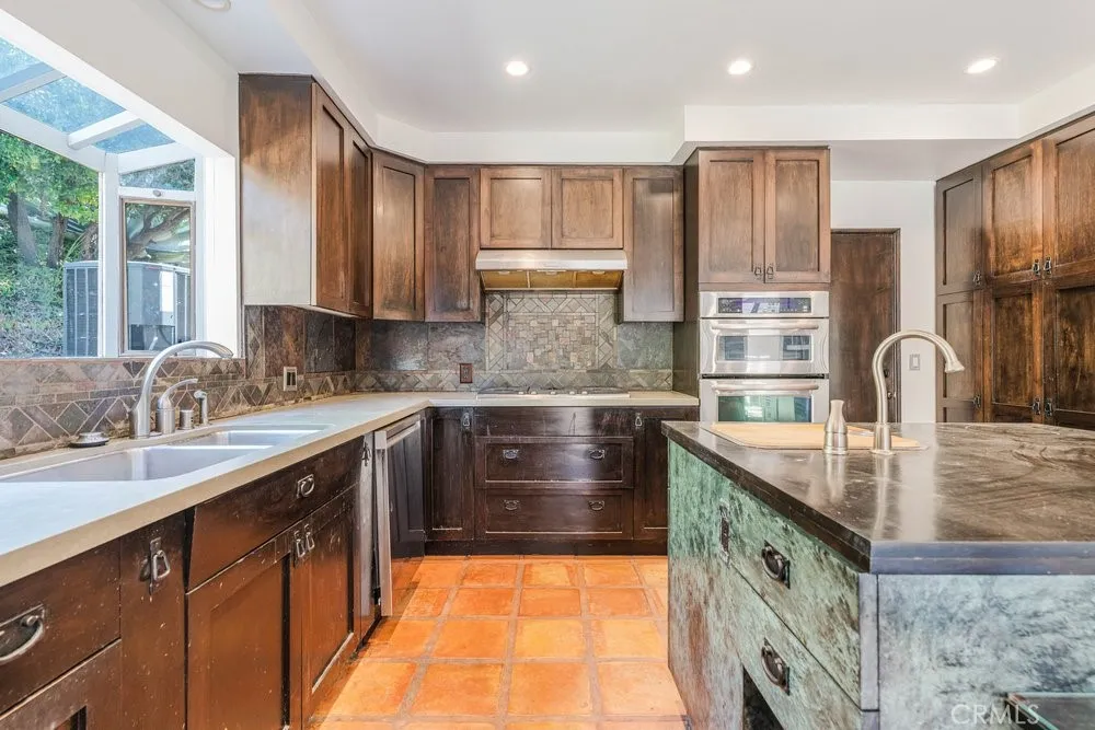 63 Coolwater Bell Canyon, CA 91307