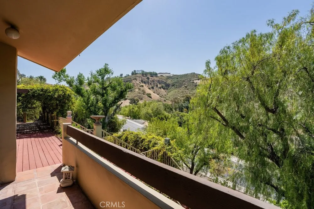 63 Coolwater Bell Canyon, CA 91307