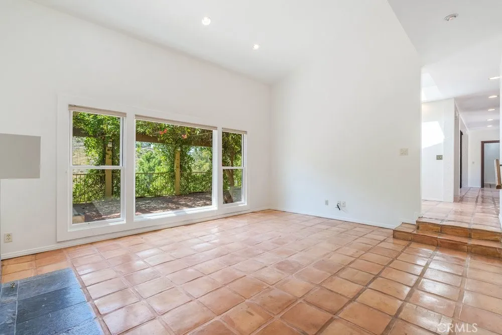 63 Coolwater Bell Canyon, CA 91307