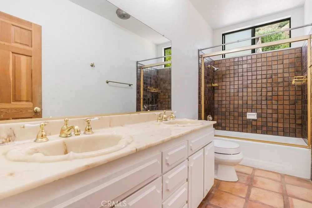 63 Coolwater Bell Canyon, CA 91307