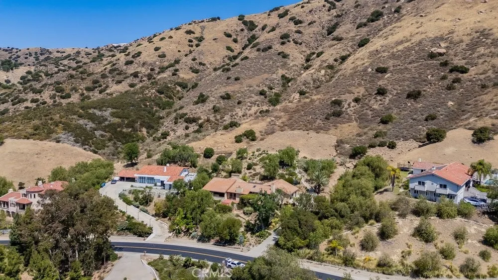 63 Coolwater Bell Canyon, CA 91307