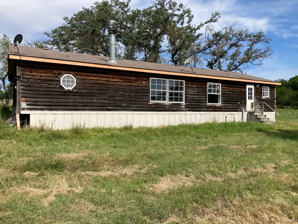 1050 Harmon Hills Road Dripping Springs, TX 78620