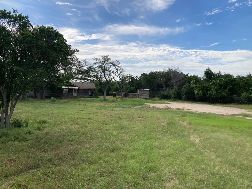 1050 Harmon Hills Road Dripping Springs, TX 78620