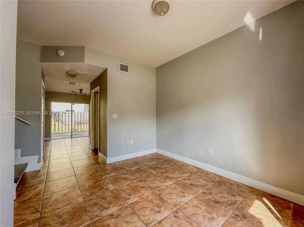 17866 NW 74th Ct Hialeah, FL 33015