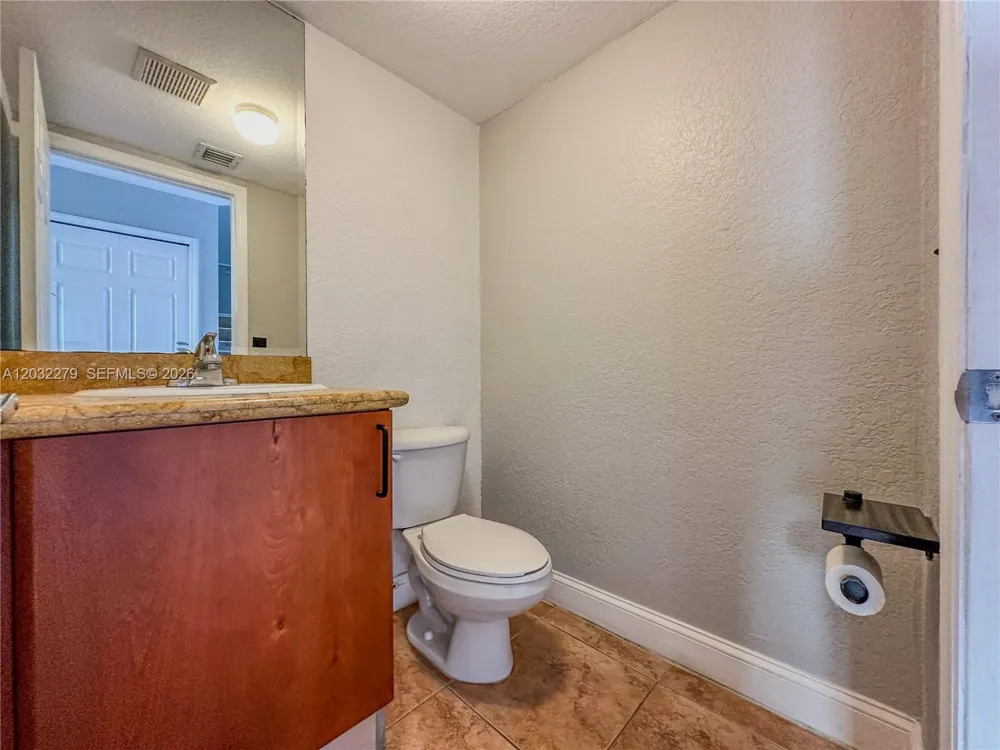 17866 NW 74th Ct Hialeah, FL 33015