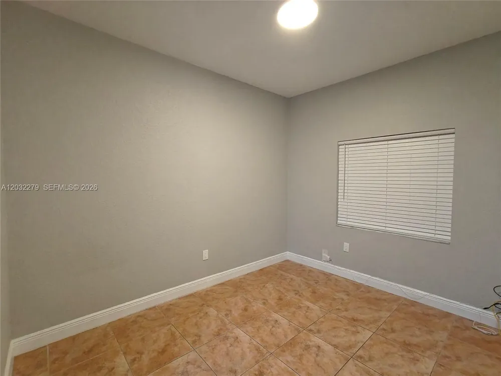 17866 NW 74th Ct Hialeah, FL 33015