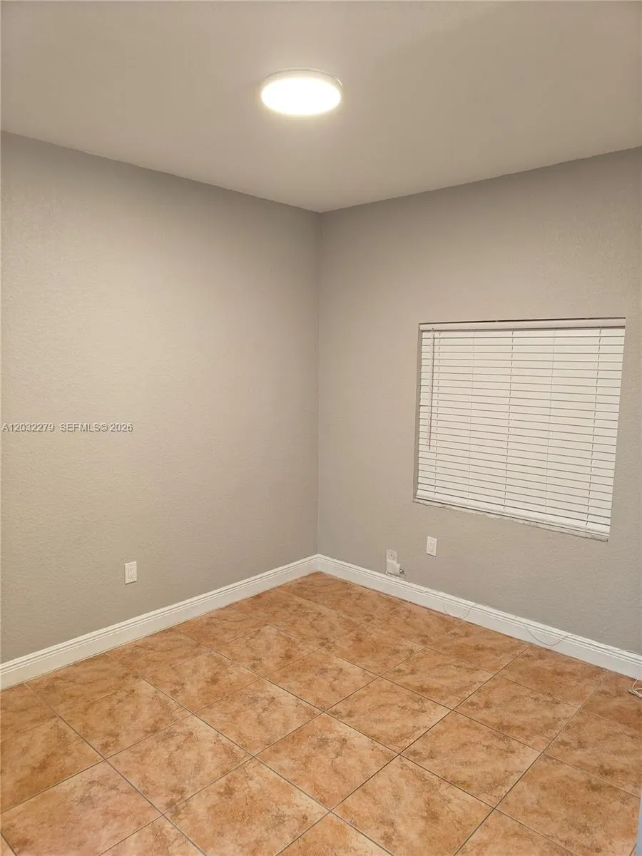 17866 NW 74th Ct Hialeah, FL 33015