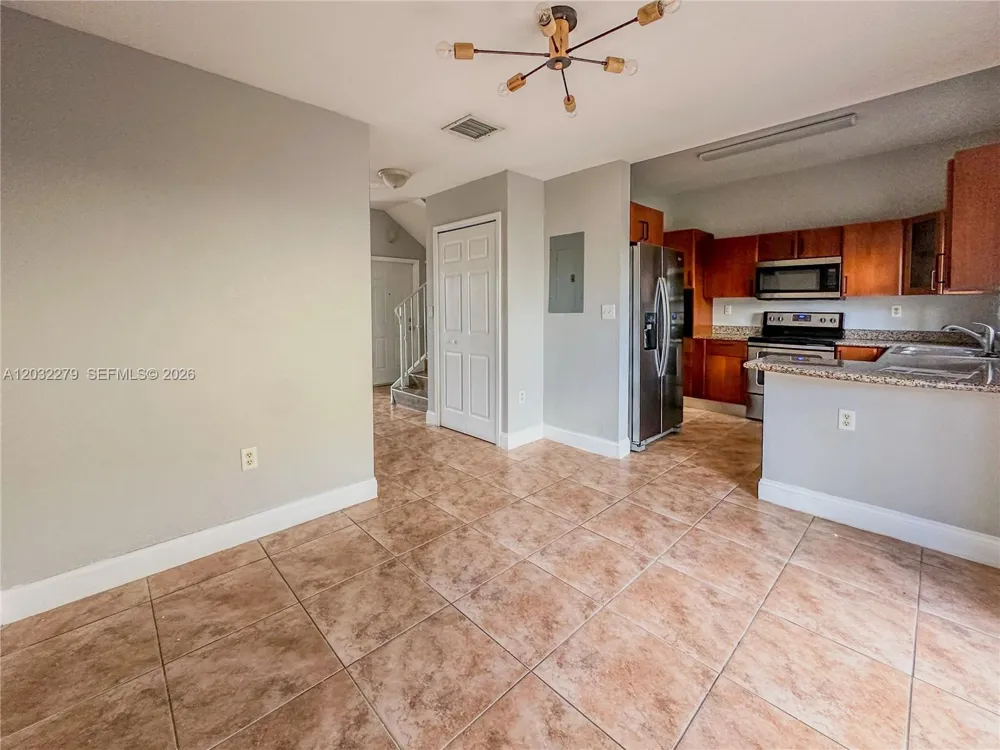 17866 NW 74th Ct Hialeah, FL 33015