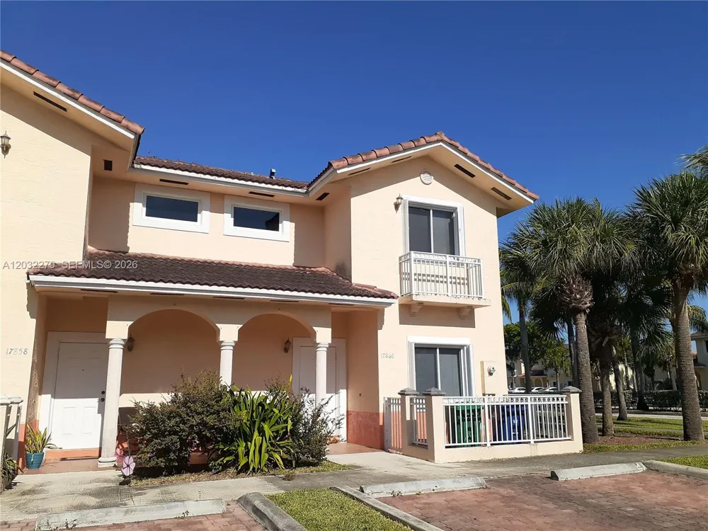 17866 NW 74th Ct Hialeah, FL 33015