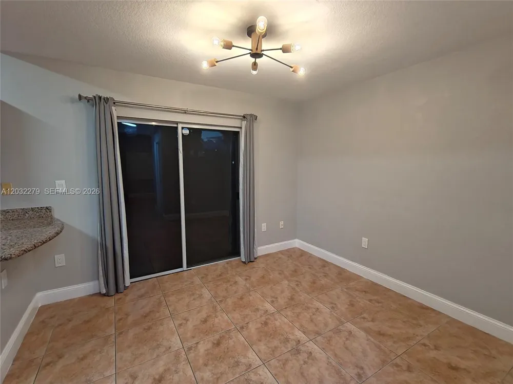 17866 NW 74th Ct Hialeah, FL 33015