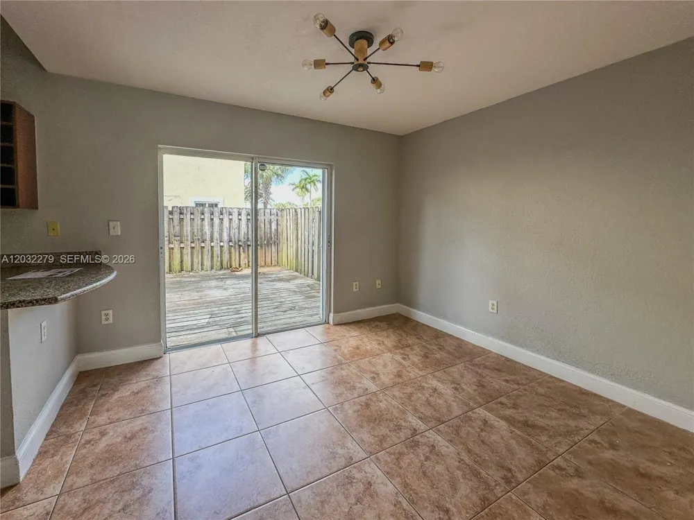 17866 NW 74th Ct Hialeah, FL 33015