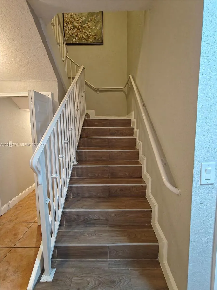 17866 NW 74th Ct Hialeah, FL 33015