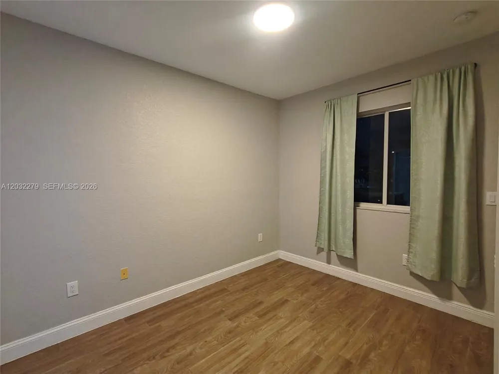 17866 NW 74th Ct Hialeah, FL 33015