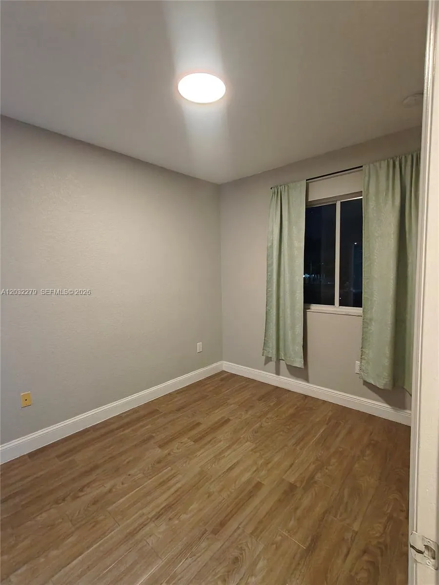 17866 NW 74th Ct Hialeah, FL 33015