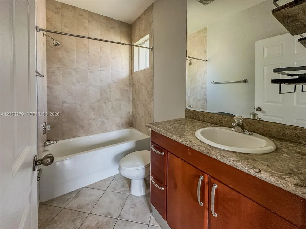 17866 NW 74th Ct Hialeah, FL 33015