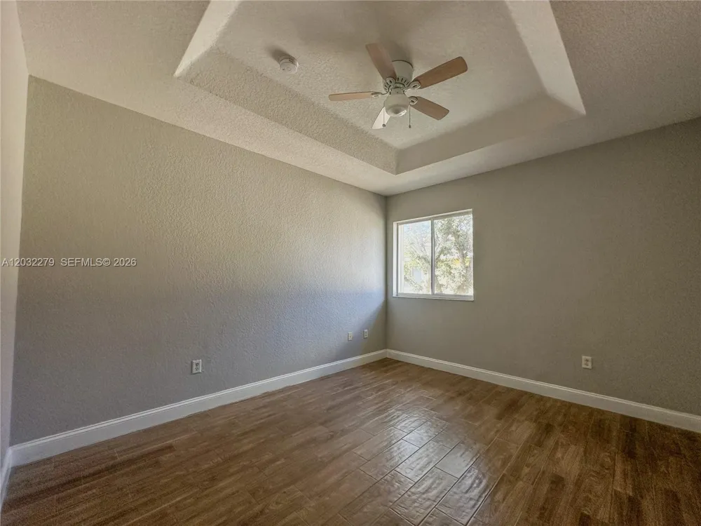 17866 NW 74th Ct Hialeah, FL 33015