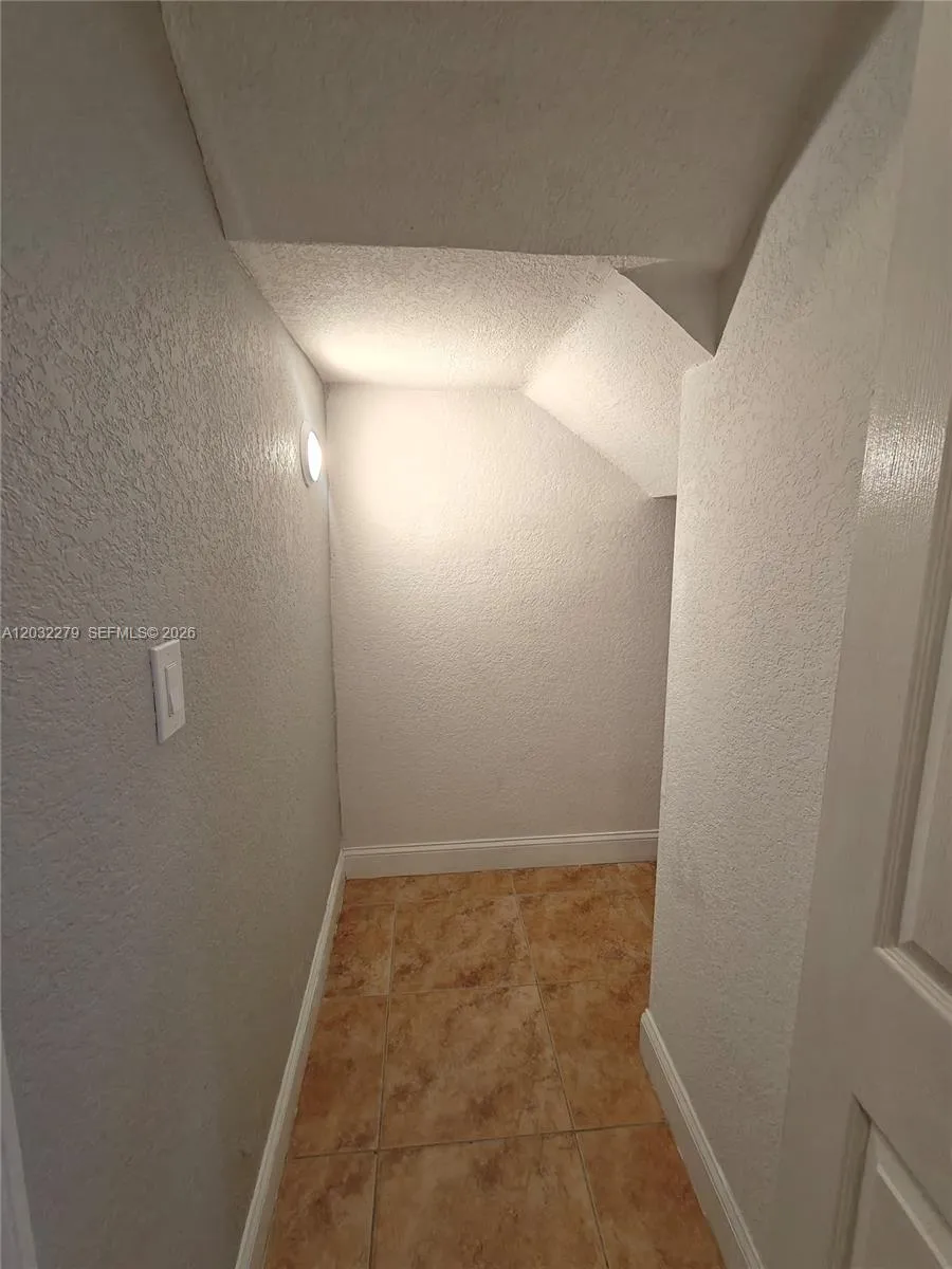 17866 NW 74th Ct Hialeah, FL 33015