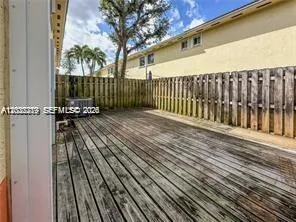 17866 NW 74th Ct Hialeah, FL 33015