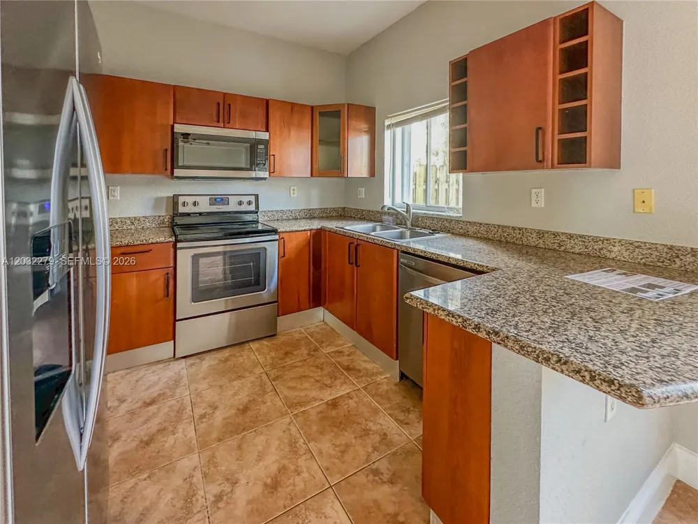 17866 NW 74th Ct Hialeah, FL 33015