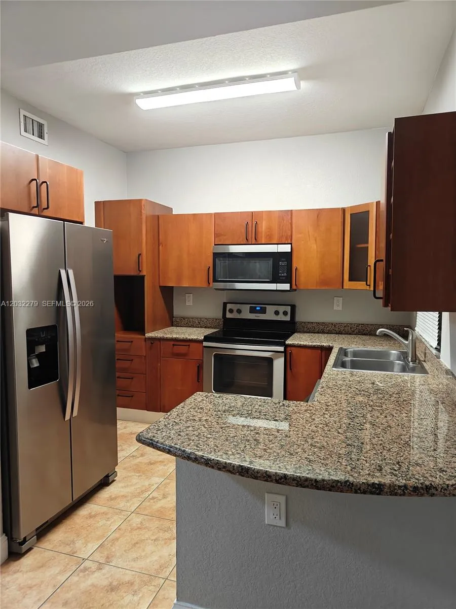 17866 NW 74th Ct Hialeah, FL 33015