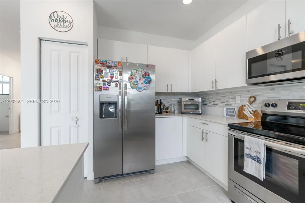561 NW 204th St Miami Gardens, FL 33169